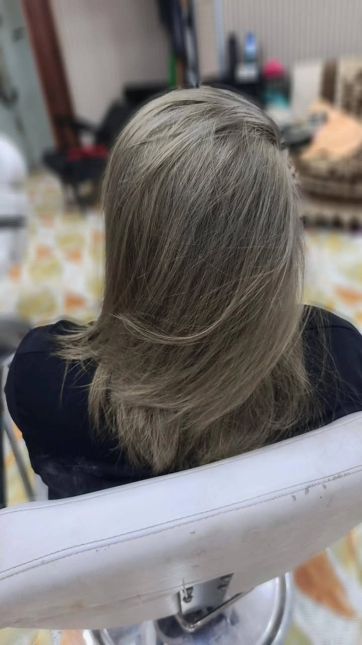 مساء الخير بنات جاي يطبلي بنات ويسئلني على الحمارات والعشبة بنات حسب الاختبار نشوف 
حسب طلب الزبونه
صالون ڪوافيرة جنى 🤍
العنوان.. 
بابل _المسيب_حي المعلمين الاولى _فرع مطعم المعموري *
للحجز خاص او الاتصال على الرقم واتساب ***********
. 🌼
