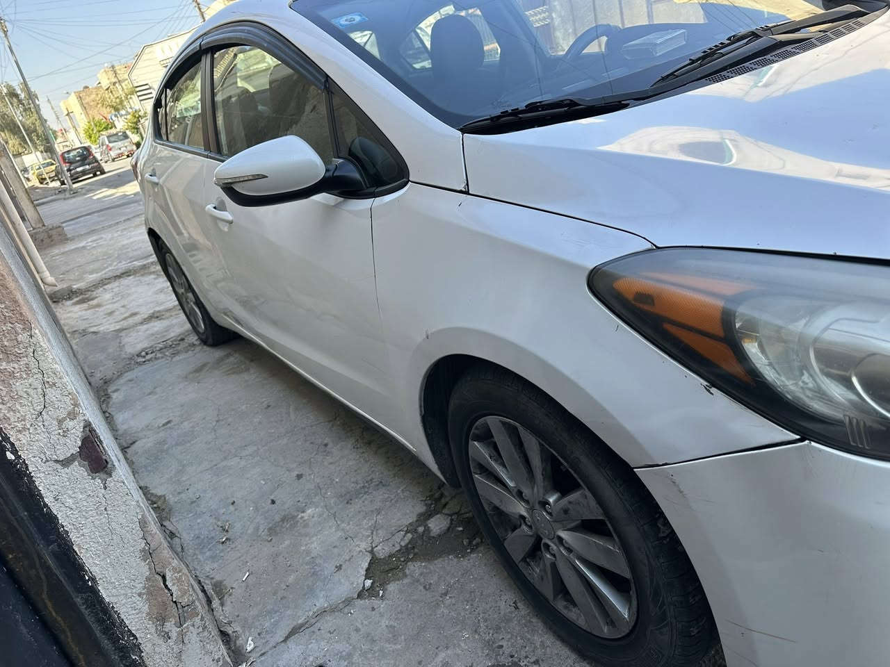 السلام عليكم كيه فورتي مديل 2016 حادثه من  امريكه بنيد نفسيته مصلح  وادخل عراق انظرب جاملغ سايق ودعاميه يعني تنحسب قطعتين وبيه دوسه معمره بدون صبغ واكو بعض تلحيظات   ونص فول مكينه 18 وبيه منظومه غاز  وصور حادث موجوده  وسياره بسمي كبل احولك 
 ورقم *********** خط واتساب مفتوح
