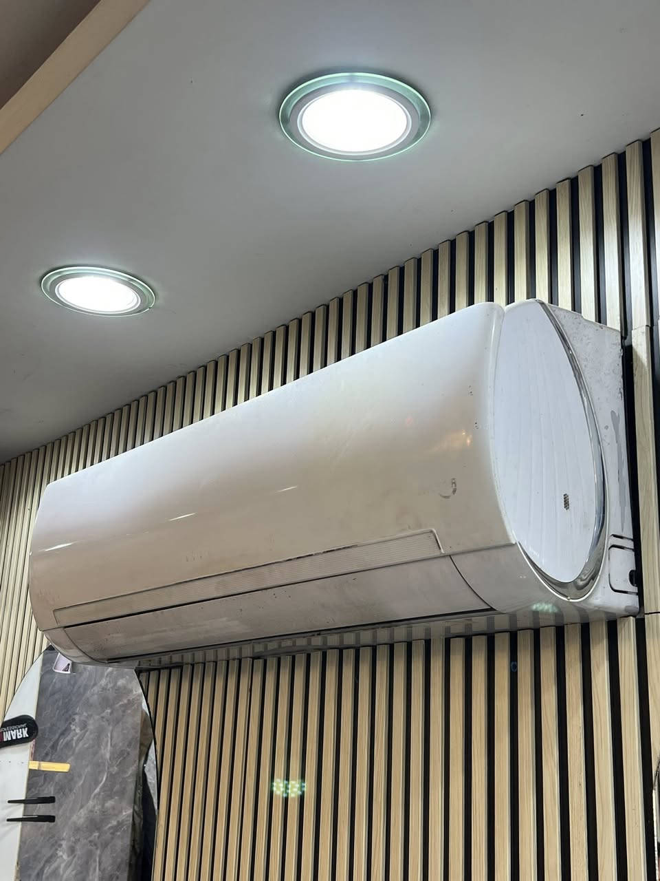 للبيع سبلت توسوت طن ونص انفيرتر
شرط عالفحص مكاني بغداد الطوبچي

***********
