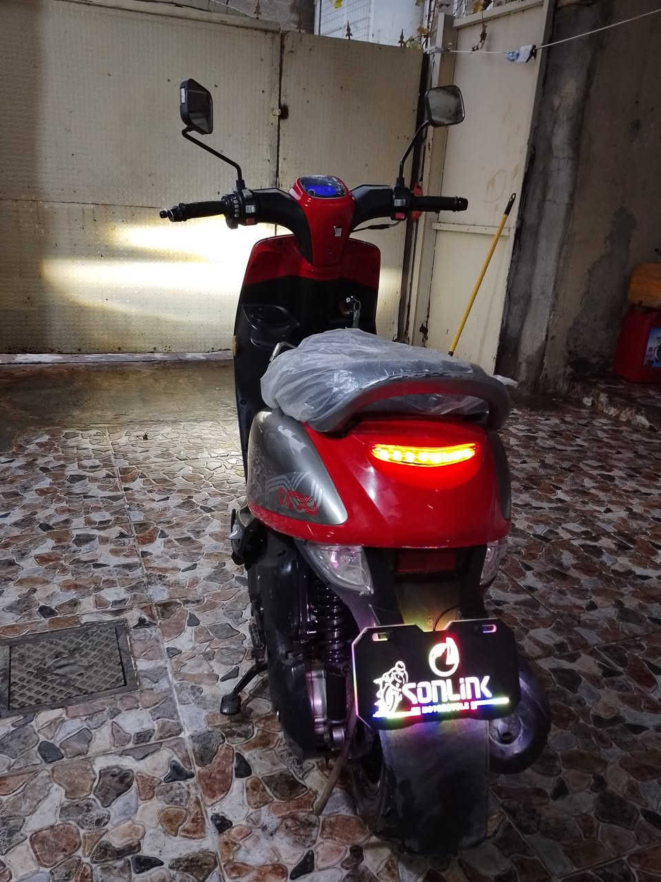 مصطره كفاله عامه.  دراجه صار 1 اشهر نازله من رمبة        كفاله کڤره بلادي ختام وحده من تاير تاير كلها شغاله دابل ليته زينون مابيها برغي نقص مافتوحه بلادي ياباني سعرە 775 بيها مجال شي قليل مكاني عنوان کرکوک شورجه يامه شرکه زين تعالى خاص رقم الهاتف *********** إيداه ماشري لهتجي عله خاصه
