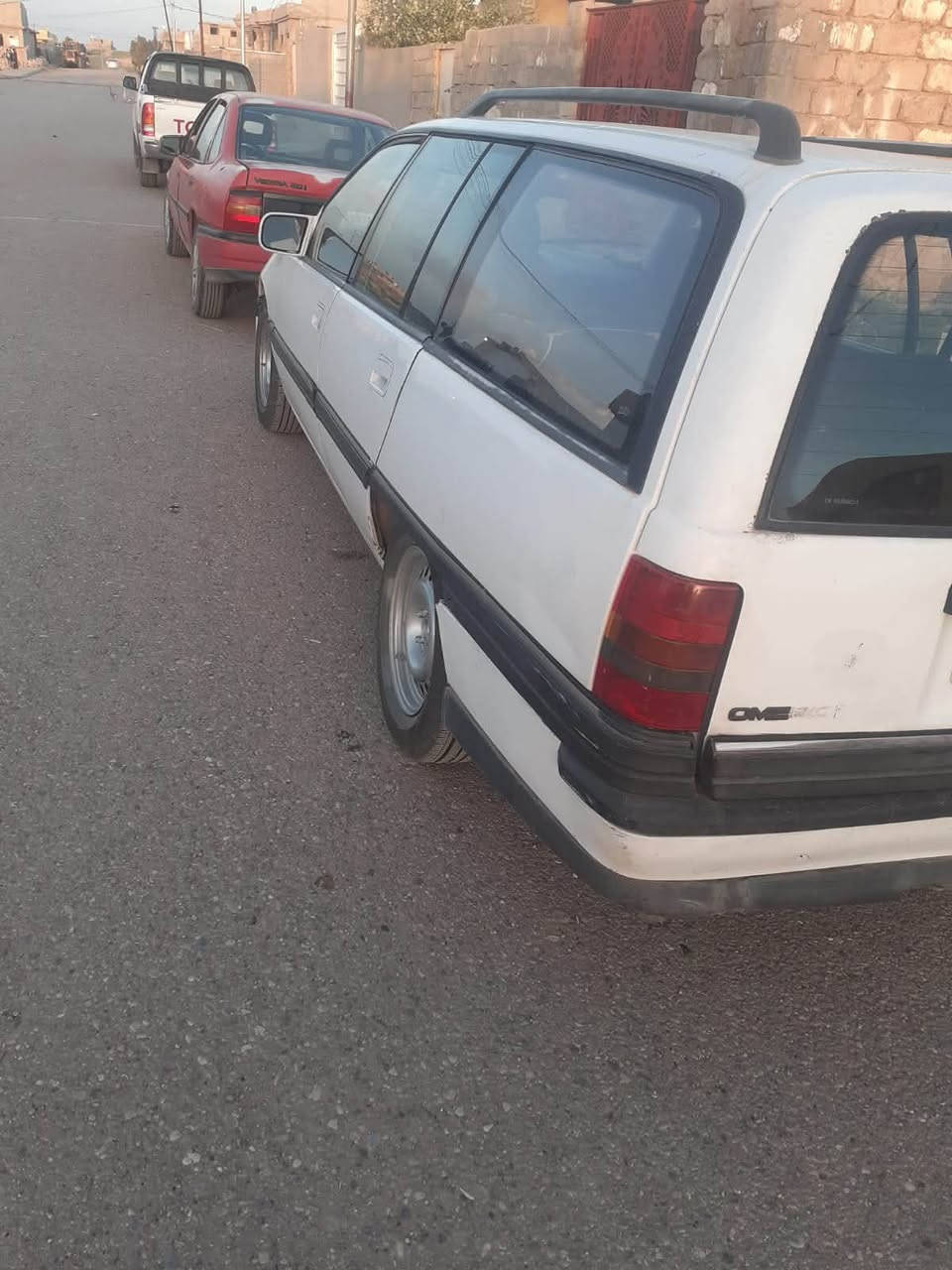 اوميكا موديل 93 ستيشن
جامات أمامي كهربائي
 كير عادي 
سنوية ٢٩ شرط التحويل 
كير ومحرك  شرط 
سعر٣٠ وبيها مجال
 موجودة السيارة في 
معرض عالم السيارات في معارض الموصل للاستفسار الاتصال على الرقم ادناه 
***********
