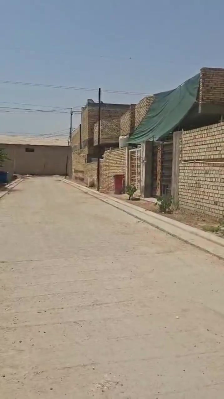 يالله بيت طوريج حي الكردي خلف معمل لسكر سند زراعي 25 مداور المساحه 350 متر بناء جديد خدمات كامله لستفسار ***********
