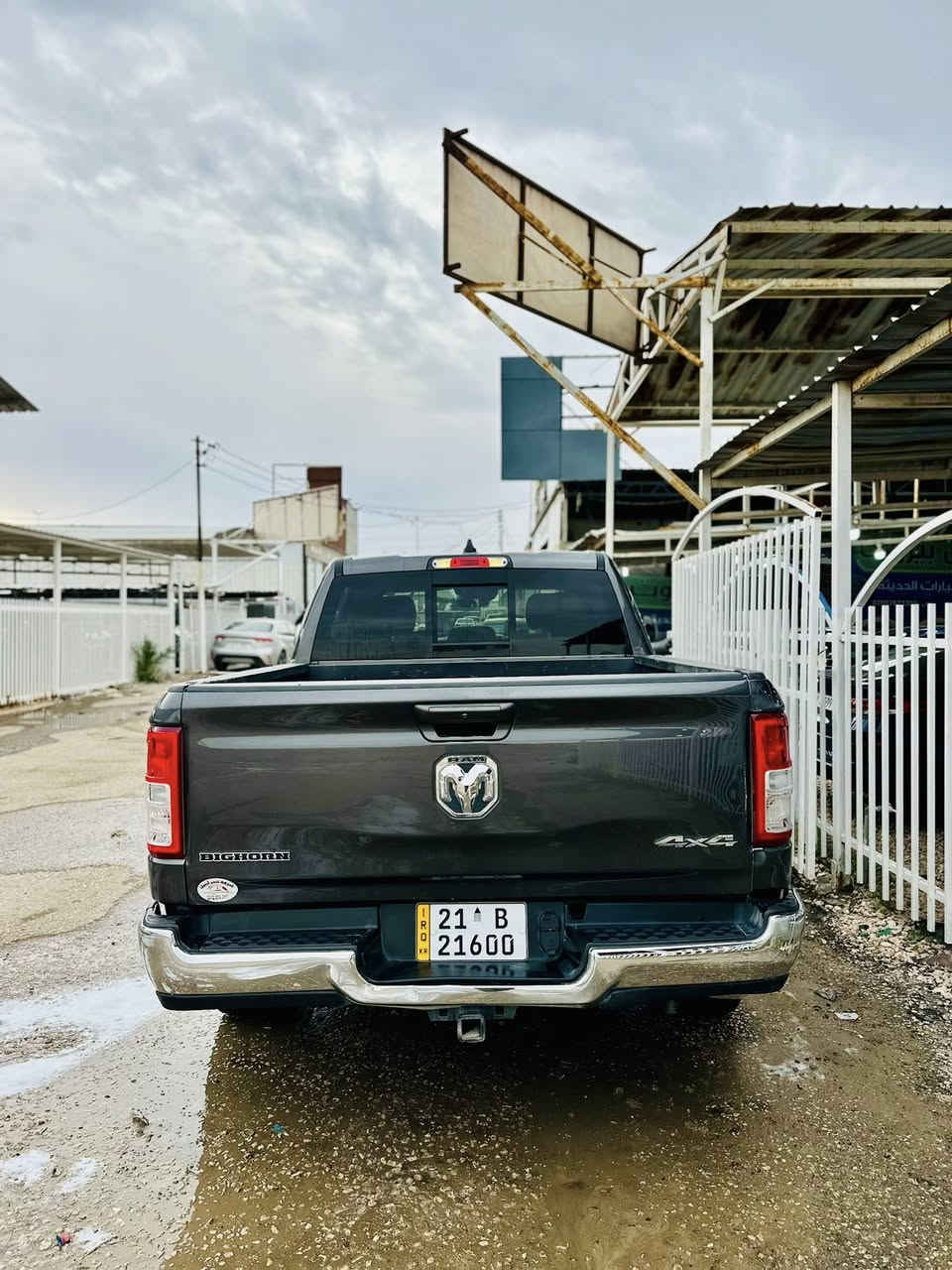 السلام عليكم ورحمت الله وبركاته
دوج رام 2022 فئة ايتورك محرك V6
مواصفات المعروفة ضرر السيارة الدعامية الامامية 
بدون صبغ بدون تبديل 
باب طويل بدي قصير 
رقم اربيل تحويل او وكالة مباشر 
مكان تواجد السياره بابل الحلة السعر 290$ قابل للتفاوض
للتواصل على الرقم ***********
