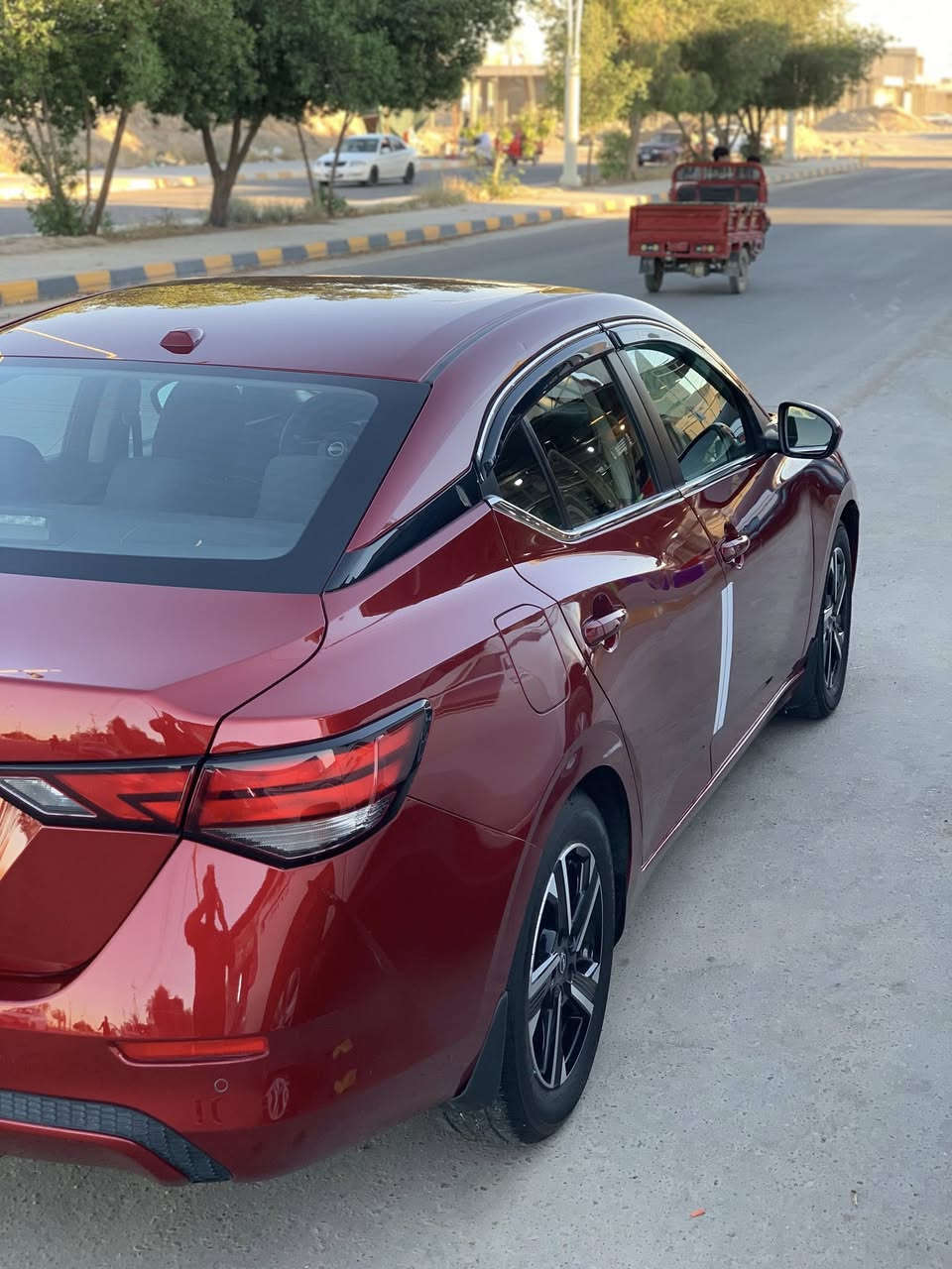 السلام عليكم
‏شكل جديد سعر مناسب جدا   السعر 115$ و بيها مجال 

نيسان ‏ ‏سنترا sv وارد امريكي

موديل 2025

الرجاء الشراي يتصل /واتساب ***********

السعر 115$ و بيها مجال معاملة سيارة جديدة جدا 

السيارة حادثه صبغ بنيد فقط وشويه بيه شاصي 

ماشية الف كيلو فقط يعني زيرو 

محرك 4 سلندر حجم 2000 

مواصفات SV    مواصفات  ممتازة 

1-بصمه

2-‏تشغيل عن بعد

3-

4-كير أوتو 

5- كشنات مخمل 

6- مثبت سرعه 

7-نضام ABS

8- مانع انزلاق

9-حساس أطارات 

10-بك لايت ليد

11-شاشه كبير 

12- كامره دواره

13- كشافات امامي

14-شاشه اعطال

15-ويل كب SR

16-رادار جانبيه

17-رادار نقط العمياء

18-رادار الخطوط البيضاء 

20-فول تحكم ستيرن

21-ويل كروم

22- ‏لايت أصلى 

23-بلوتوث + aux + usb + اندرويد اوتو + ابل بلي

24-اوتو بريك

25-نضام قياده أيكو + سبورت + نورمل

ملاحظه :- السياره حره بدون رقم تترقم جميع محافظات العراق 

السياره جاهزه ومابيهه اي نقص الي تعجبه ⚠️ 

مكان السياره صلاح الدين سامراء 

***********
