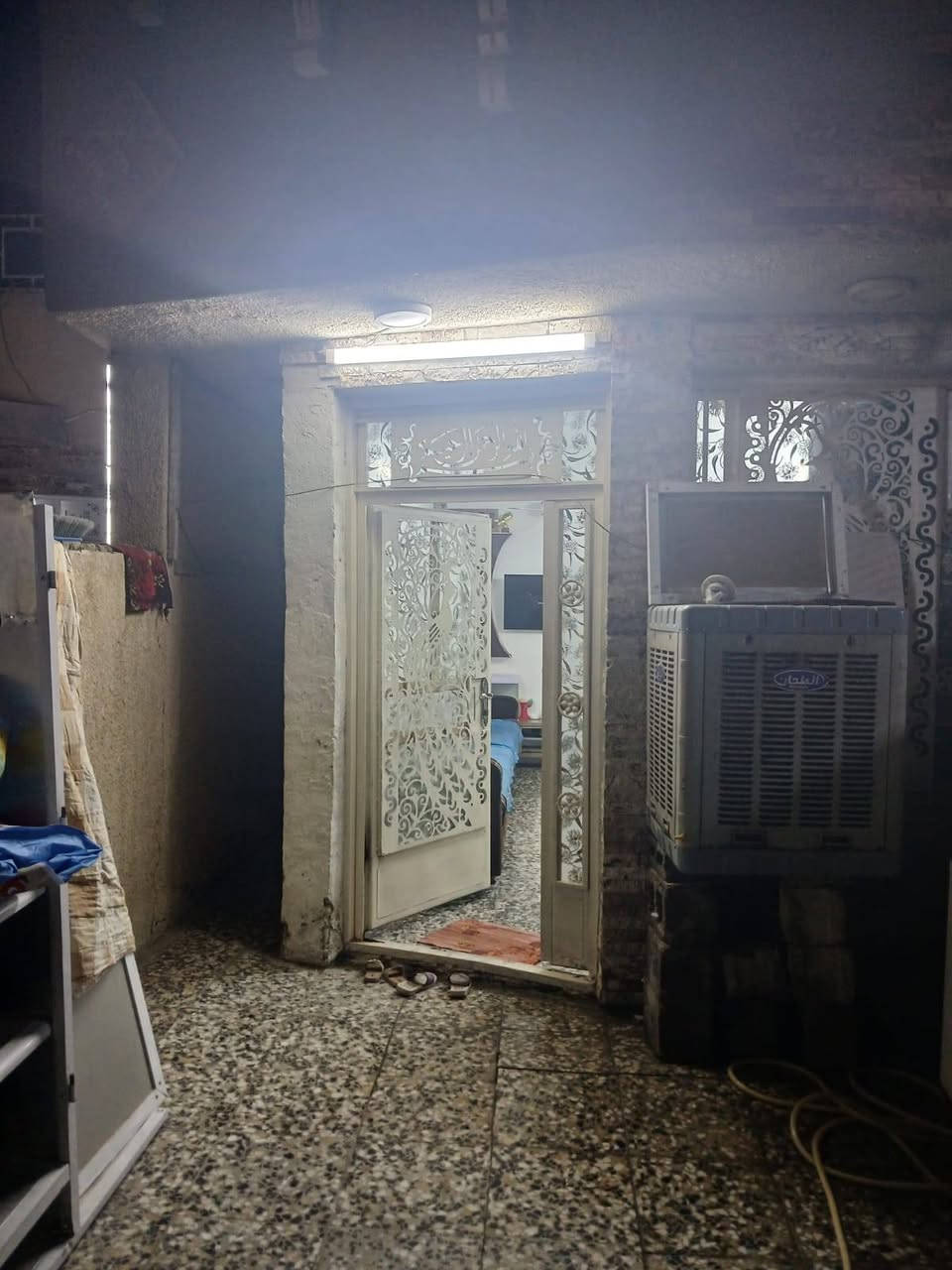 بيت للبيع ١٠٠م واجه ٤ نزال ٢٥طابو العامرية قاط ونص يحتوي ٢نوم وستقبال وصحيات وكراج ومطبخ وصالة شرطة الخامسة جامع الكبيسي مربع مميز اتصال *********** يوجد واتساب
