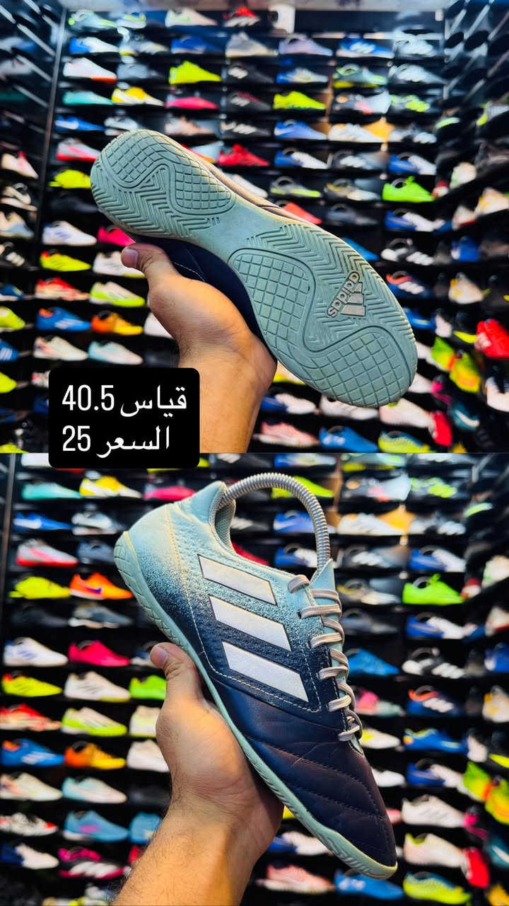 السلام عليكم 🫡 

🟡 احذية بالة اوربي اصلي مستخدم جديد 

🟡 موضح بالصور القياس والسعر 

🟡 العنوان/الكوت-سوق الشيشان قيصريه البالة عمارة التجهيزات الرياضية 

🟡 خدمة توصيل 🚚 متوفره لجميع المحافظات 

🟡يتوفر لدينا جميع انواع الاحذية الرياضية


**إذا كنت صاحب هذا الإعلان وتريد حذفه لأي سبب، رجاءا أرسل رسالة إلى الدعم الفني**