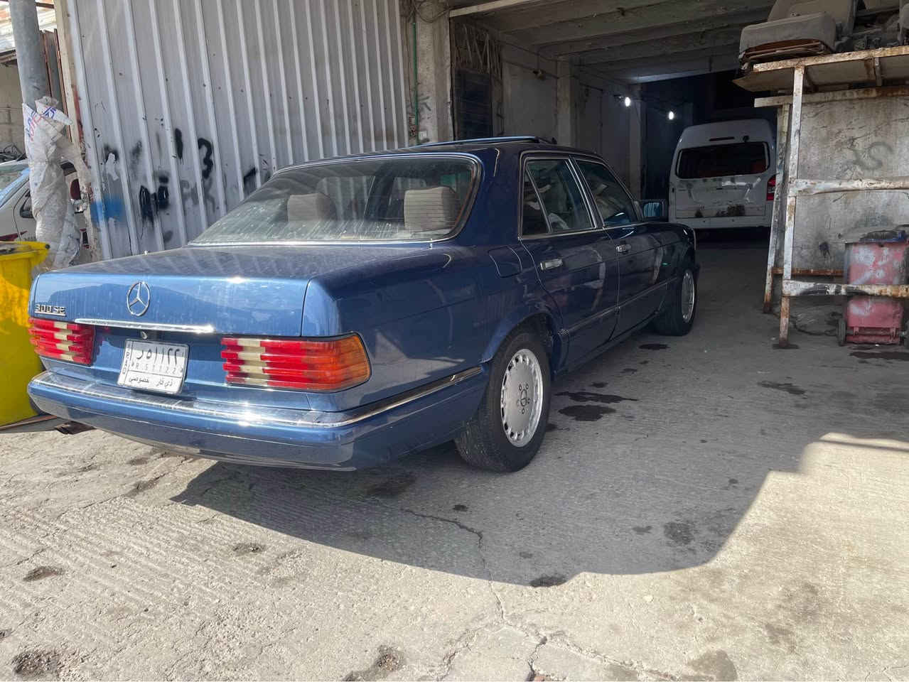 مارسدس رئاسي 300SE موديل 1988
السياره مكفوله من الضربه صبغ فقط جماليه رقم ذي قار سنويه لل 2027 مكينه وكير بلاديه اريل كهربائي سلايت طكتين السعر 88 وبيها مجال  
للستفسار ( ‭٠٧٧١ ٢٦٩ ٢٨٥٥‬ ) البصرة, العراق
