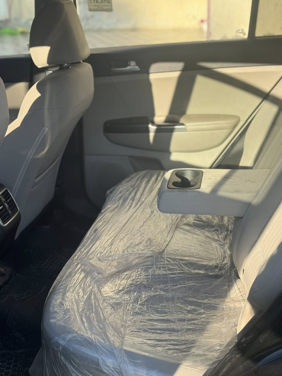 سلام عليكم .                                       
كيا سبورتج موديل 2020  رقم اربيل مواصفات عاديه  حادث بسيط جدا جاملغ اامامي الي يم السكن بارد البنيد نص شبر +بارد نص شبر باب السايق على وضعه بشرط سونار بدون ايرباك بدون دواخل بيها شخوط ب دعاميه هاذ معروف عليه بسيط جدا كير محرك مكفوله ماشيه ١٠٠ الف 

السعر ١٦٥ بي مجال بسيط 
*********** 

مكاني بغداد
