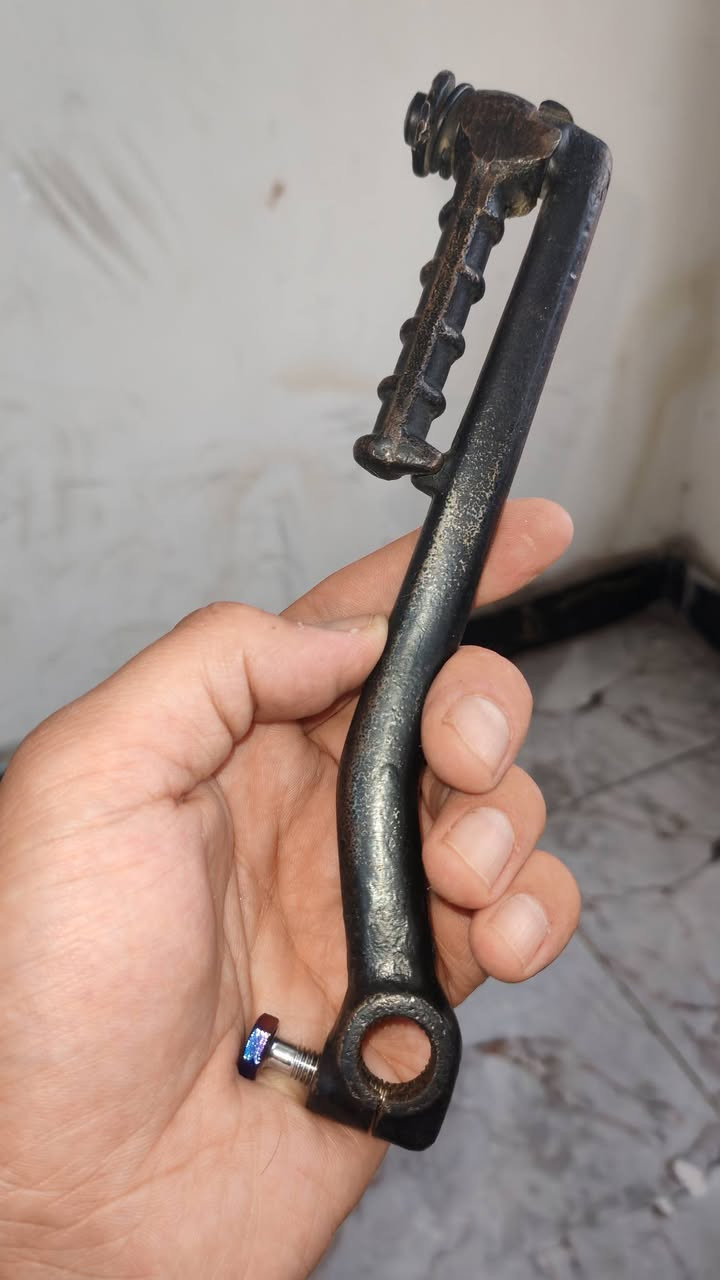 السلام عليكم
نواعم سكنس كلمن وسعرة مذكور بالمنشور 

1. ويل خلفي اصلي ب 25 الف 
2. زوج دبلات رياضي ب 25 الف
3. جويتر خطين اصلي شغال وبي ضمان
اكرر بي ضمان السعر 50 الف 
4. يدة هندر اصلية ب 5 الالف 
مكاني واسط/ الكوت 
وعندي توصيل
رقمي ***********
اتصل او راسل واتساب
