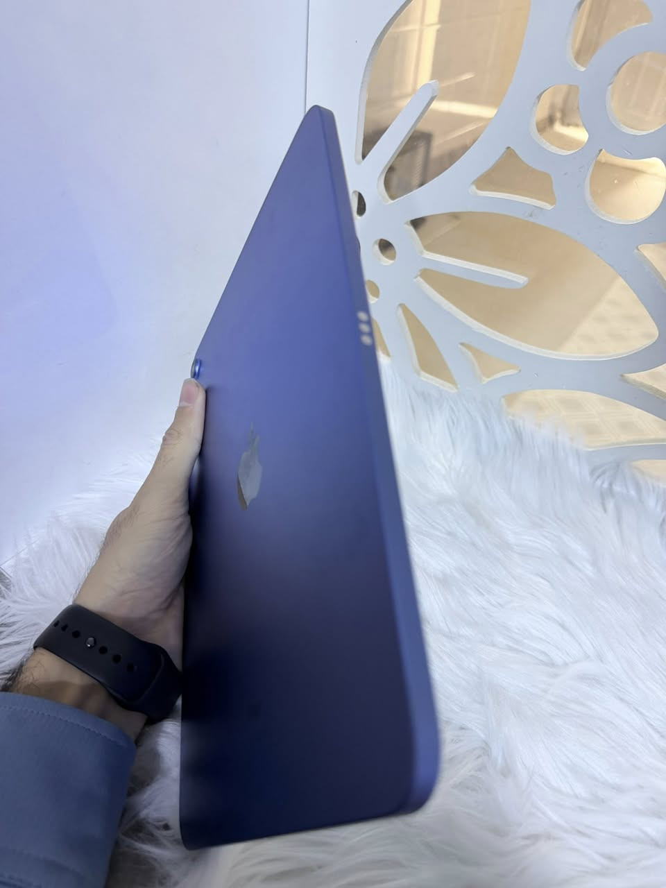 ئایپاد ١٠ شتێکی هەتا بڵێی جوان و خاوێن
زاکیرەی ٦٤ گێگا ڕەنگی شین کێبڵی بیلادی لەگەڵە
هیچ کێشەیەکی نیە هەمووی بە زەمان نرخی ٢٩٩ هەزارە گەیاندن هەیە 
ناونیشان هەولير قەڵاتی نوێ مۆبایلی هاوکار
***********
