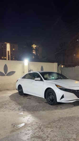 مابيهه بس بنيد وجاملغ وبيهه جاملغ خلفي ع وضعه ممصلح 
السعر ١٥٠ وبيهه مجال سياره جديده ومدوشمه ونضيفه مال جناي لا تكسي ولا هلسوالف 
ماشيه ١٢٠ 
رقمي
***********

+964 773 670 0776 بغداد
