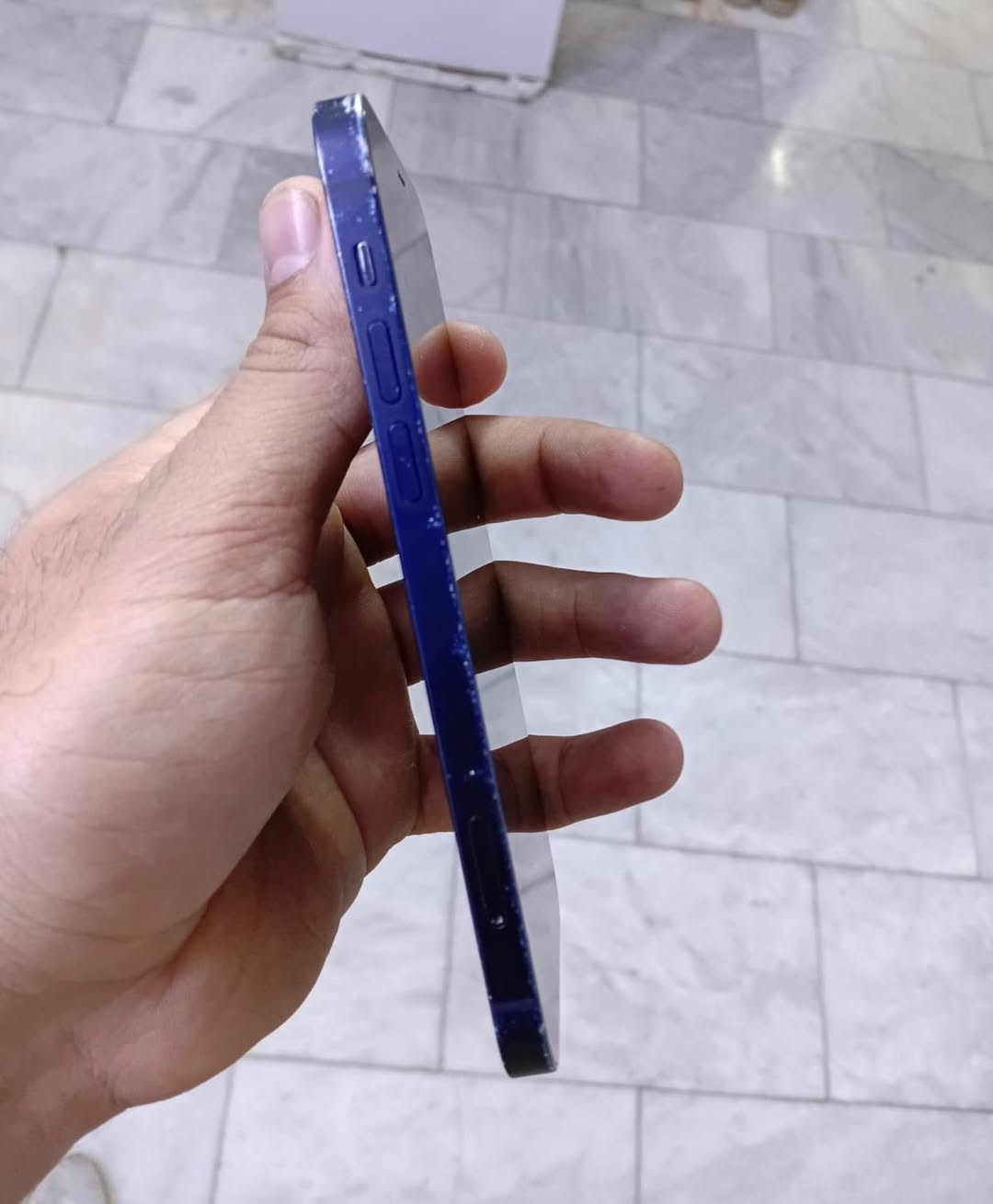 سلام عليكم ايفون 12 عادي ذاكره 128 بطاريه 76 الجهاز وتر بروف لا مفتوح ولا مبدل بي شي نموذج M كارتونة موجودة رايده 300 وبي مجال فقط بي زلغ صغير وخفيف بل شاشة اصلاً ممبين مكاني البياع ***********
