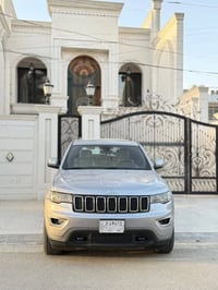 جيب • ٢٠١٧ • حادث خلفي