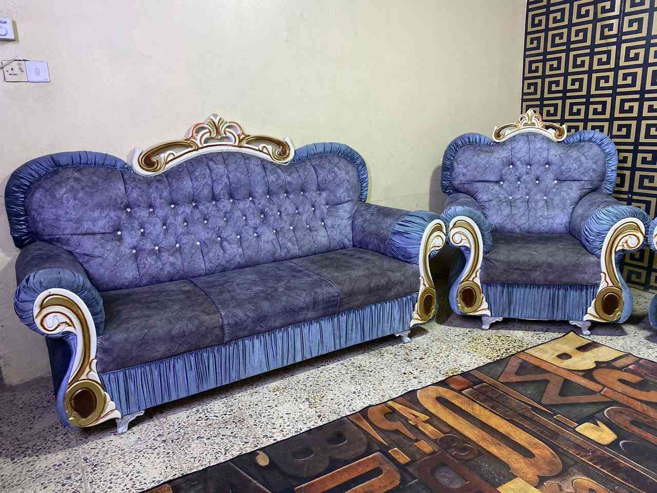 تخم ملكي 10 مقاعد رصاصي نضيف ستعمال قليل ب 325
*********** بغداد, العراق
