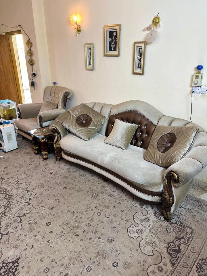 السلام عليكم…
تخم تركي جديد ثقيل درجه اولى ١٠ مقاعد  

مع طبله وسطيه 

رايدي مليون وربع 

للتواصل ***********

‭0772 377 1227
