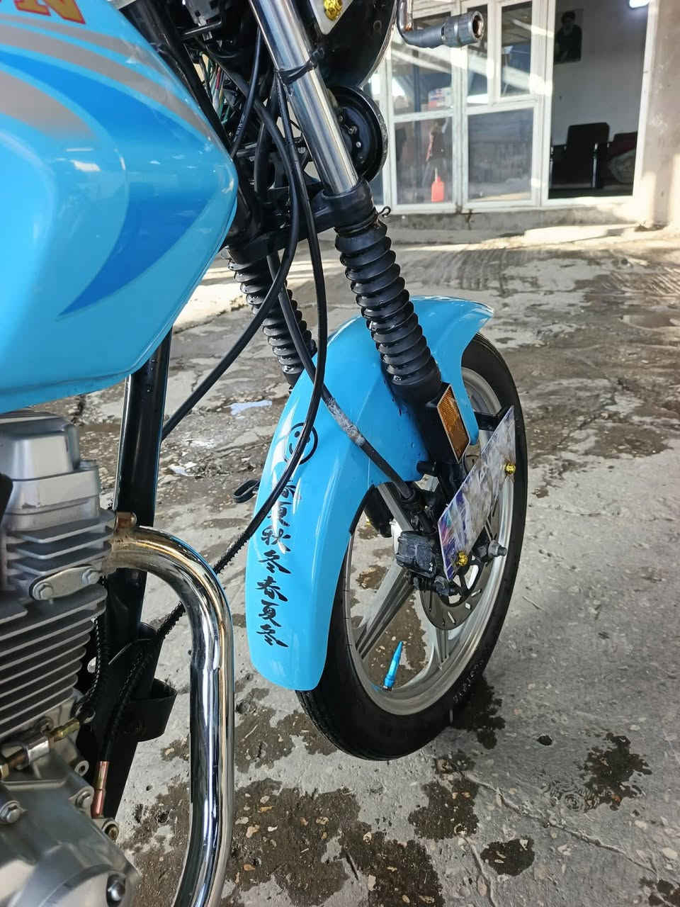 سلام عليكم حبايب دايوان عضم موديل ٢٣
اوراقي اصولي جاهزه وناشفه 
لون الاصلي برتقالي وشاد سيت سمائي اصلي موتجاري 
سعر ١٤٠٠ وبيها مجال 
***********
