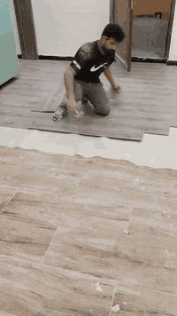 السلام عليكم تطبيك ارضيه خشب صاج شغل تركي درجة أوله عنده شغل يتصل عل رقم *********** كل محافظات العراق نطلع ديكورات او صبغ او تطبيك ارضيه شغل تركي خشب
