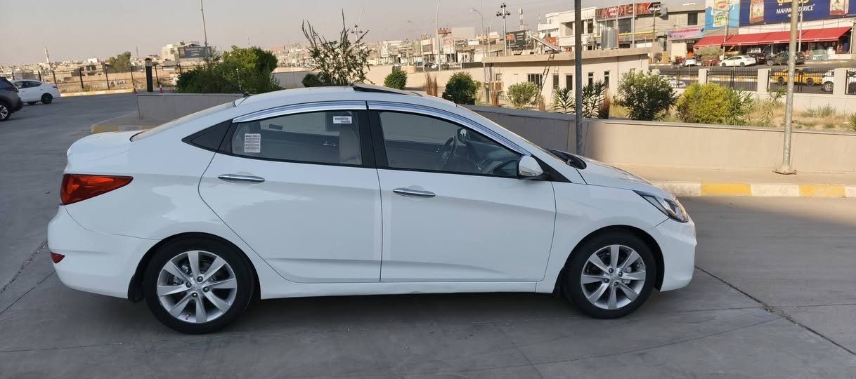 اكسنت ٢٠١٤ أبيض مواصفات بلو 
سيارة كير و محرك 
 و تحويل بشرط دفتر بنزين موجود سنوي ورقم ٢٠٢٩ جديد سيارة بدون نواقص لكل نواحي طايرات جديد
سونر موجود شواصي أمامي اعواج بسيط رقم موبايل *********** كركوك, العراق

