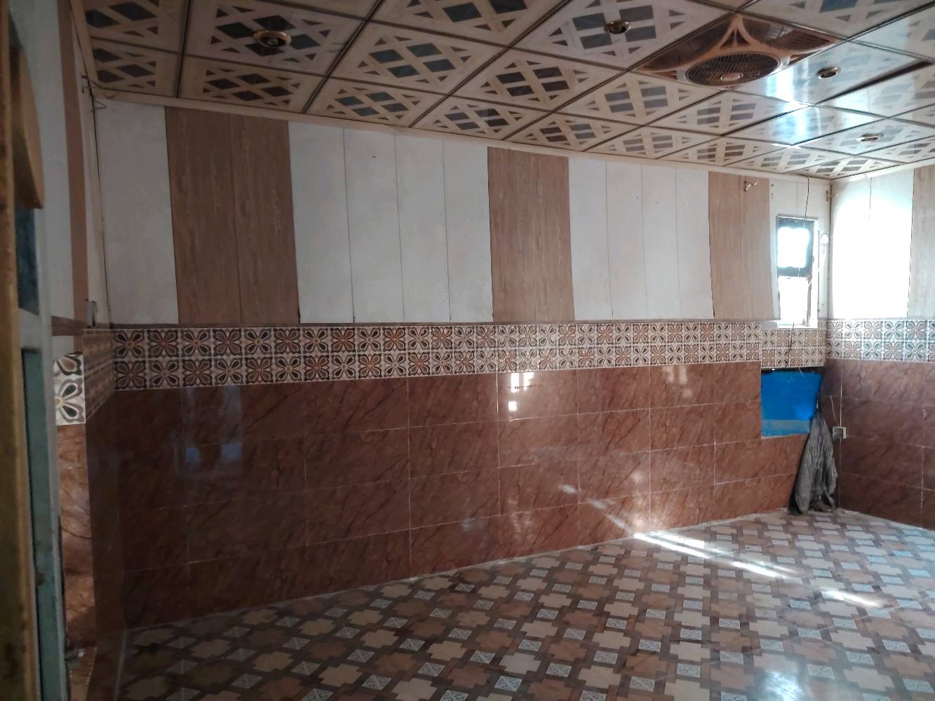 الدار البيع تجاوز حي العامل قرب السوك *********** السعر مناسب
***********