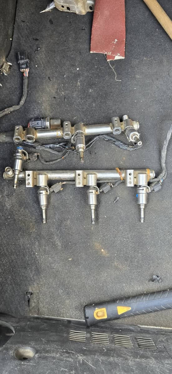 نوازل بيهن واحد اوكف او لا معرف اني بدلت تخم كامل سياره تشتغل بيهن طبيعي ابيعهن كاملات هنه ومسطر ١٠٠ قفل 🔐 مكاني ديالى ناحيه كنعان ***********
