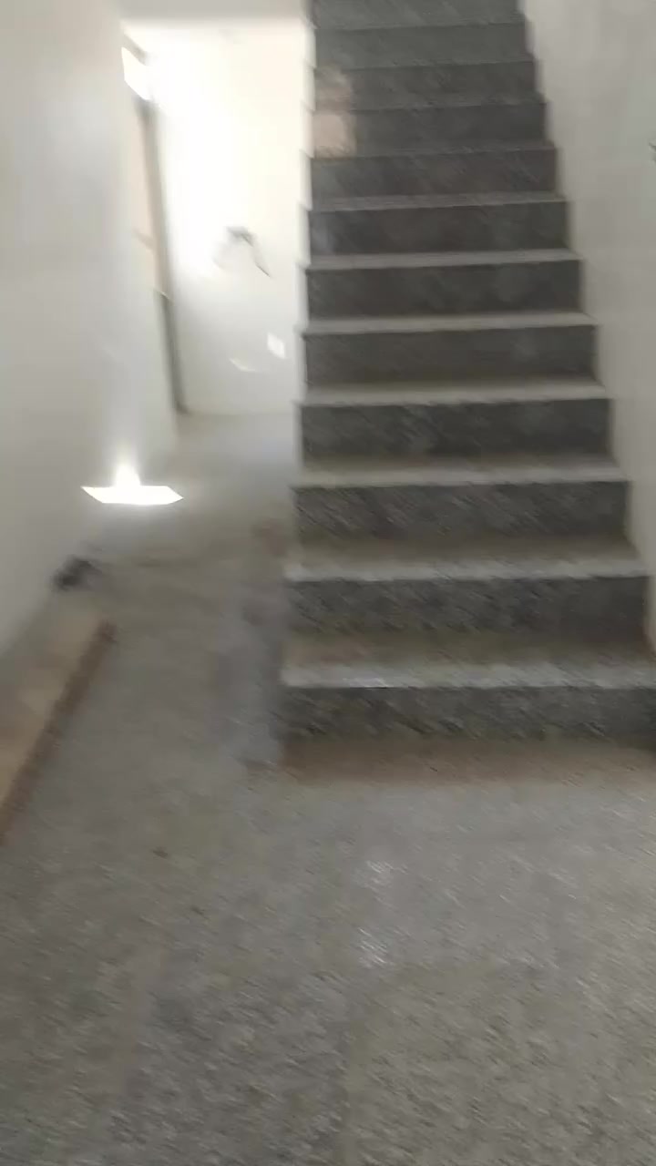 خلفة سيراميك مصري لعمل السيراميك البورسلين والكاشي والمرمر والدروج والارضيات شغل نضيف ومرتب شغل درجة اولي ***********بة واتس متفرغ حاليا
