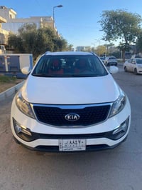 كيا سبورتج خليجي موديل 2015 محرك 2400 السياره ماشيه 78 الف مثل ما موضح...