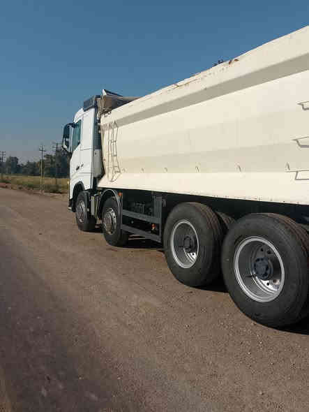 السلام عليكم....للبيع
فالفو وحش اسرائيليه
موديل 2016
كير عادي 
بدي حوظي ذرعه 19م 
رقم اربيل 
المكان واسط/ الدبوني 
***********
