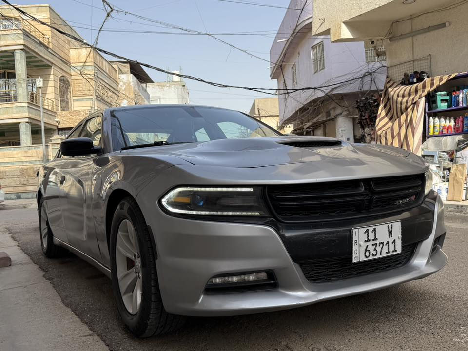 سلام عليكم CHARGER.SXT
موديل 2018
حادثه موجود بالصور 
وهنا بالعراق بيه صبغ باب عكس السايق 
وداير جاملغ خلفي  لايت زنون كشافات زنون 
مدوشمه جلد احمر ويل كاب 18 تخم تاير نضافه 
75/100 كير مكينه تبريد حداديه السياره جاهزه 
السعر 165$ رقم بغداد بسمي
 عنوان بغداد بيع نقد فقط ***********
