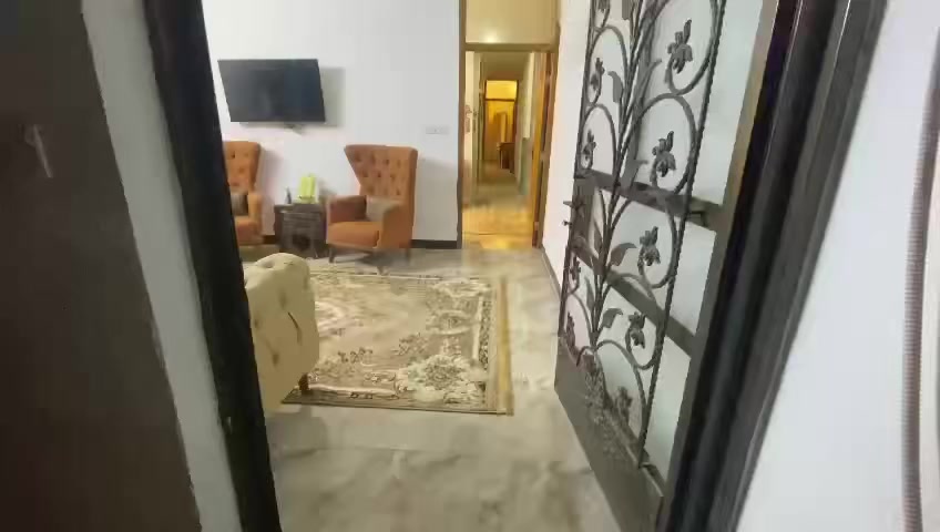 شقه طابق ثاني موثثه مساحتها 120م بشارع عشرين بشيوخ قرب كهوه محمد غايب راس شهر تفرغ يوم 1 ايجارهه 750
للاستفسار/***********
