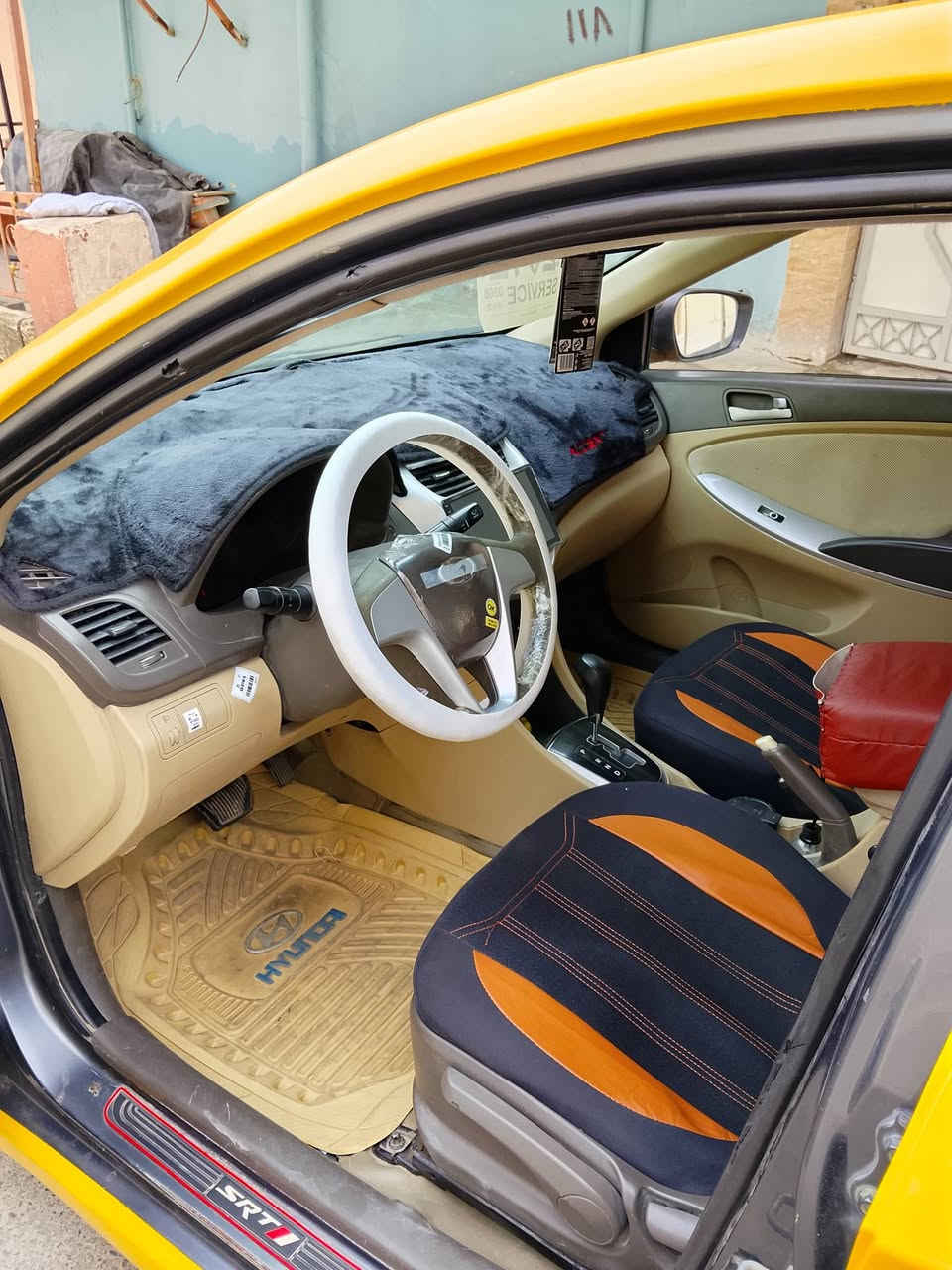 اكسنت مضلع مديل 2012 خليجي محرك 16 دوش  شرط بدون ضرر طخم كلو جديد  بس تلكيطات مال تكسي محرك وكير شرط ماتصرف عليها فلس السعر 90 
***********
