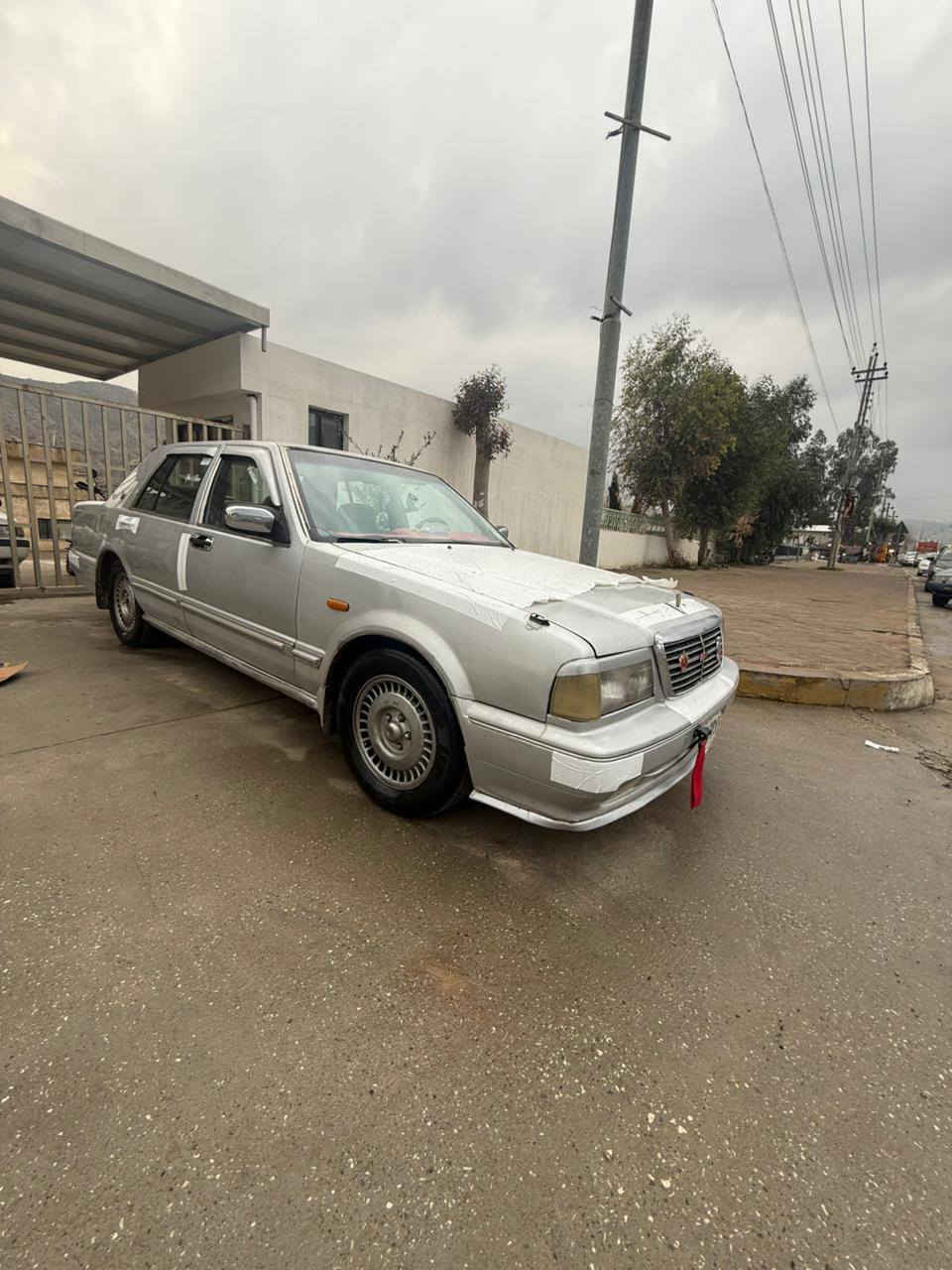 سدریک ٢٠٠١ 
ئاڕمی سلێمانی
گێڕ عادیەو گێڕو مەکینەی بەشەرت مەکینەی تازەیە دەعم و لێدراوی نیە پێش و پشتی کەپسە تەبرید ساردوگەرم  وشاشە ئایپادە جام کارەبایە بۆیاخی نیە . 
شوێن قەزای دوکان
سعری ٤٢ وەرەقەی معامەلە .گۆڕینەوەش ئەکەم 
*********** دخان, السليمانية
