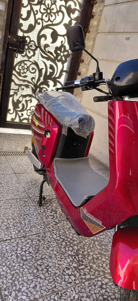 السلام عليكم دراجة شحن كلاسك كاسحة موديل 2025 بطاريات كبار 6  بيها نضام بك الR  كير 3 نمر مال سرعة مكفولة من كلشي فول نضافة مكان بغداد الغزاليه سعر ٨٥٠ بيه مجال


**إذا كنت صاحب هذا الإعلان وتريد حذفه لأي سبب، رجاءا أرسل رسالة إلى الدعم الفني**