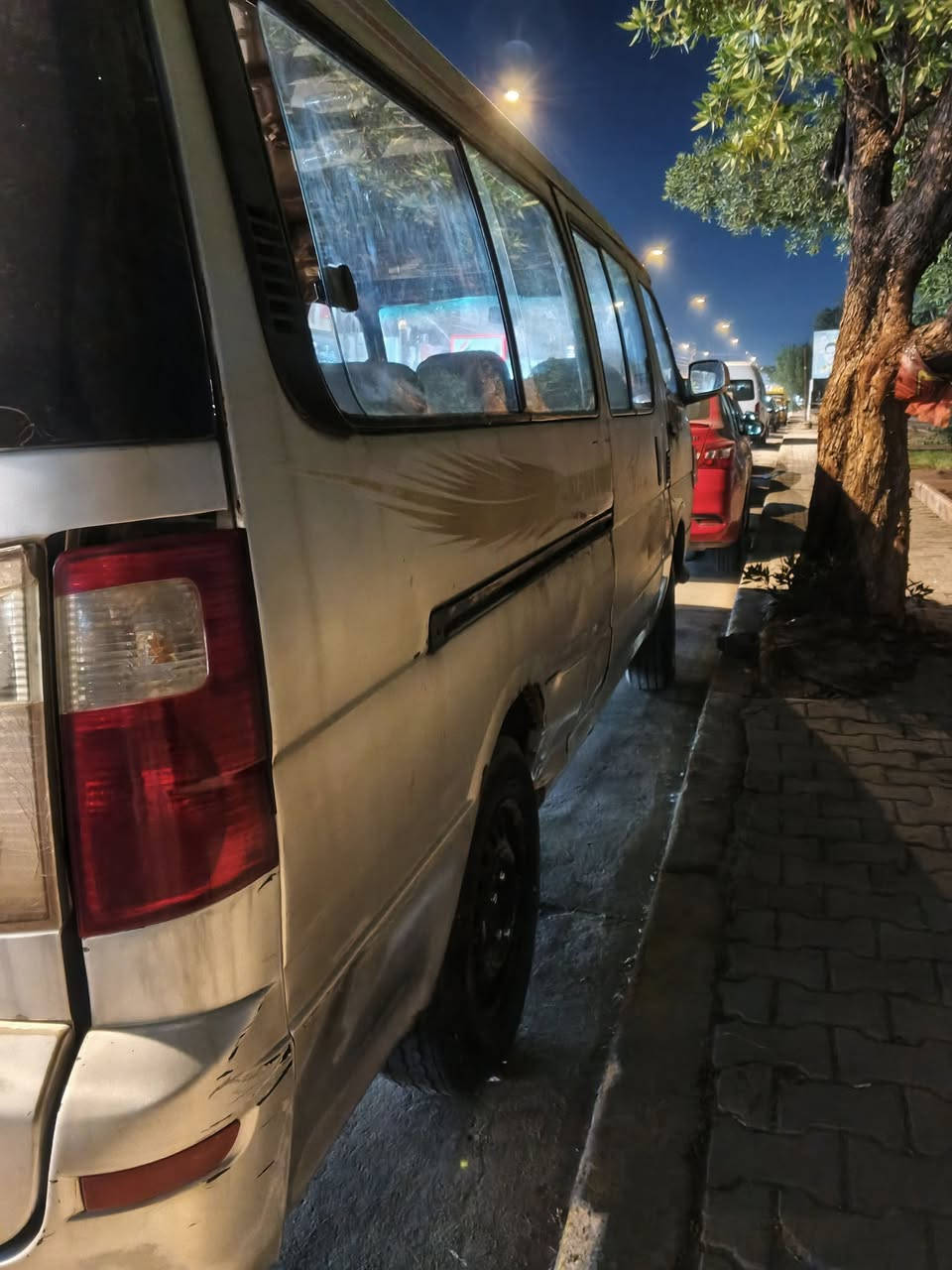 سلام عليكم فتون حره 2010بلاديه محرك كير اكسن نضيف صدرها نص عمر رقم شاصي شعار بل تكمه كهربائية كلها شغله مطلوبه 2500مليون راعي موجود مستمكات موجوده سنويه عظم عاج ساقطه سنتين السعر 25بيه مجال بسيط مكاني بغداد رحمانيه مال شعله 
*********** يرحم امواتكم تصل تدلل خاص ما عدي
