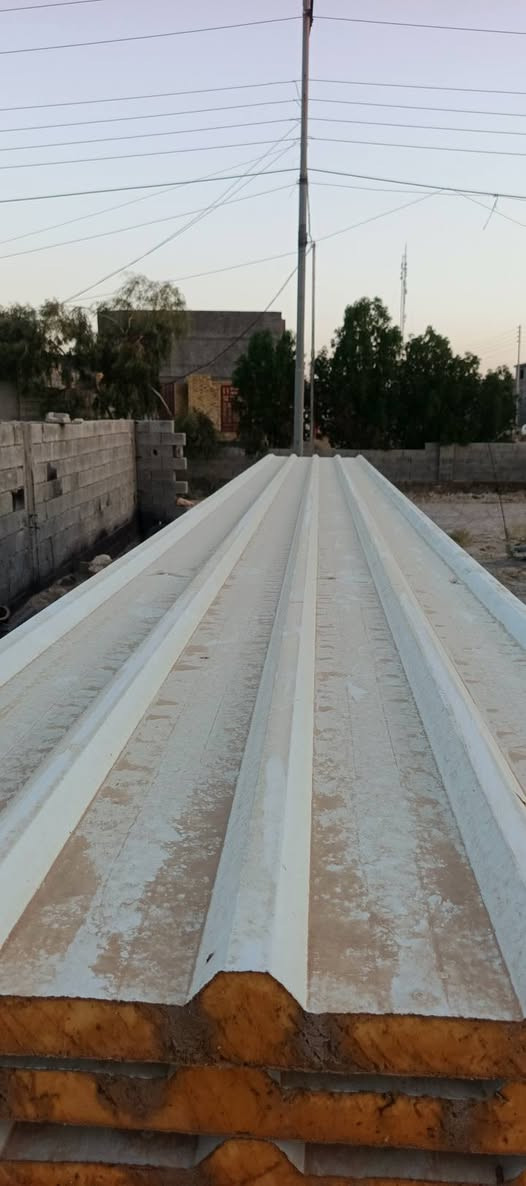 يوجد سندويج بنل للبيع العد ١٦ طول ٩ متر مستخدم شي قليل نظافه فول سعر المتر ٨ للتواصل  ***********
