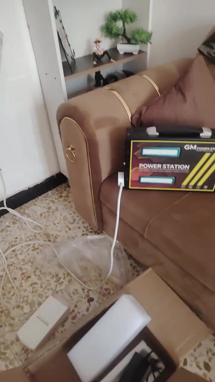 باور ستيشن محمول على شكل جنطه
جديد غير مستخدم 350 واط 
يعني امبير ونص 
يستقبل لوح طاقه شمسيه 
وتجي وياه شاحنه تشحنه كهرباء 
متوفر منه 3 قطع المهتم يتواصل معي وبل خدمه


**إذا كنت صاحب هذا الإعلان وتريد حذفه لأي سبب، رجاءا أرسل رسالة إلى الدعم الفني**