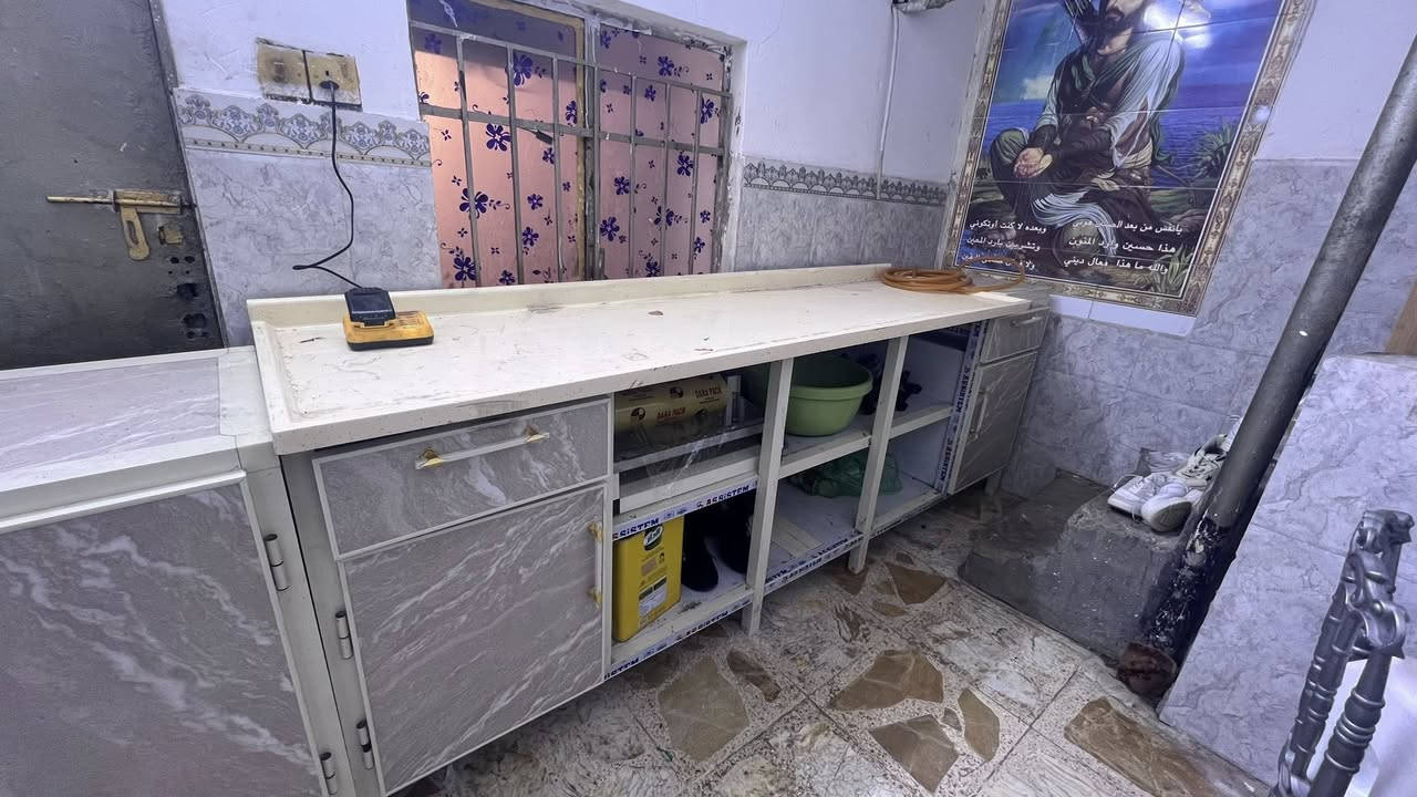 كاونتر للبيع تفصال  مترين ونص مرمره وبدون مرمره مترين مكاني المدينه التواصل ***********
