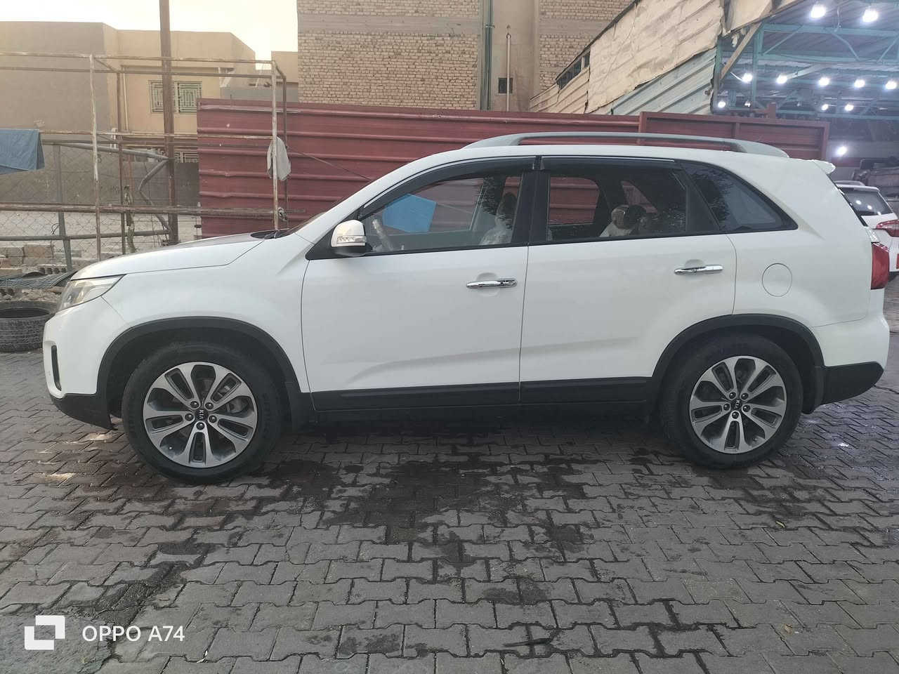 سورنتو 2014 
تشغيل بصمه بصمة ابواب 
إشارة دواسات 
لد ابواب داخلي 
اضاءت يدات خارجي
يدات نيكل 
6 سلندر
7 راكب 
دواخل بيجي
دشبول صاج اسود ملكي
السيارة ماشية 181000
بسمي سنويه وارقام جدد 
رقم كربلاء 
كروز مثبت سرعة وبعد معروف الخليجي
*********** Singapore
