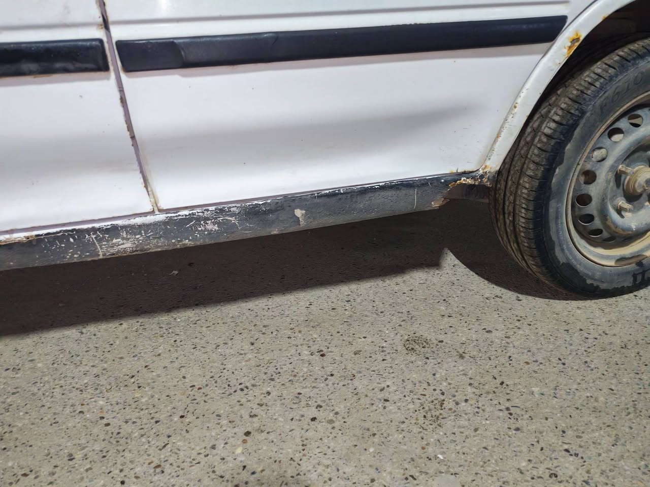 السلام عليكم
للبيع سايبا ٢٠١١ مكفولة مكينة كير تبريد صدر شواصي كلة مكفول 
رقم بغداد انكليزي بأسمي
بيها بعض الخياسات واضحات امامكم
السعر ٣٣ وبيها مجال حك الجية 
للتواصل ***********
