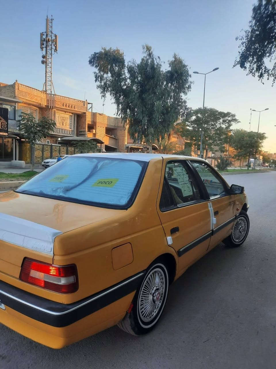 للبيع بيجو  جي ال اكس موديل 2010 داخل عسلي محدثة 16 رقم بغداد انكليزي رقم وسنوية وهزة جديد تحويل ثاني يوم السيارة جاهزة محرك وكير صدر خلفي أمامي باتري جديد تبريد شغال مصفرة هيئة وغرامات السيارة بدون ضربة فقط بيها صبغ الداير مال الجاملغ الخلفي والدوسات وهاي صورها كدامك الشراي يجي ويشوف بعينة السعر 33بيها مجال قليل للشراي مكان السيارة بغداد مكلف بالنشر اتصل على الرقم فقط ***********
