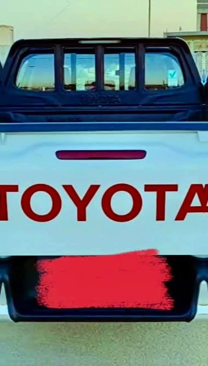 السلام عليكم هايلوكس23 للبيع كفاله عامه 
گير عادي بسمي رقم قادسية نكليزي 
تايرات الشركه باتري الشركه 
 ماشيه 79
مكان السياره ديوانية قظاء سومر 
تواصل ***********
