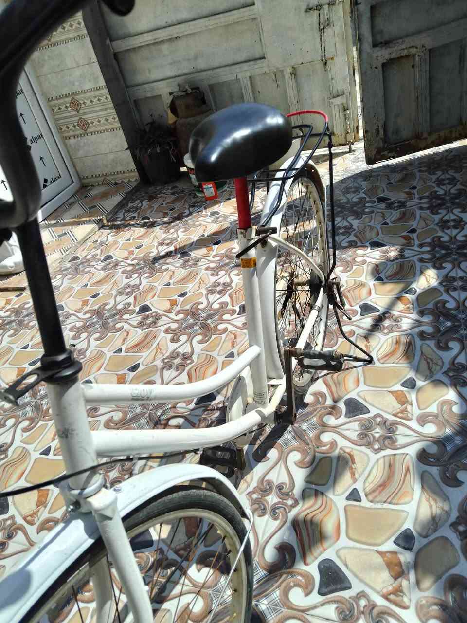 سلام عليكم باسكل  للبيع مناقص اي شي حجم 26 السعر 60وبي مجال للستفسار خاص او*********** واتساب
