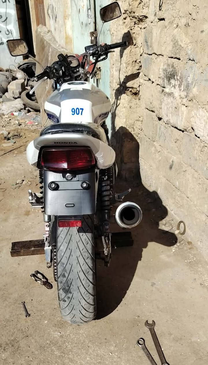 هونده CB400
كلشي شغال ونضافه فولل
لمحرك ولكير اكفلكياه من اي تصليح على وضع لشركه
مدفوع كمرك ومنفيس اوراقه كامله ولتسجيل مفتوح تكدر تشدله رقم

.. العنوان الانبار جزيره الخالديه لبوبالي..

اكتبلي سعر بل تعليقات كبل يجيك لسعر عل خاص


**إذا كنت صاحب هذا الإعلان وتريد حذفه لأي سبب، رجاءا أرسل رسالة إلى الدعم الفني**