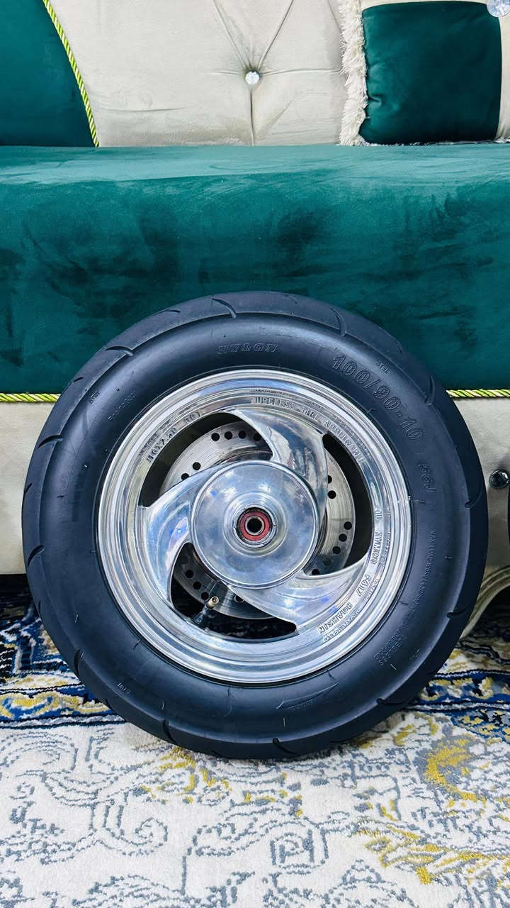 سلام عليكم للبيع طلي استيل ويل وره وكدام ودبلات امام وستان صفح  وستان ثمانيه وطلاعات اثنين وتايرات امامي وخلفي جلاتين العسر خاص او والاستفسار رقم ***********
 ,
