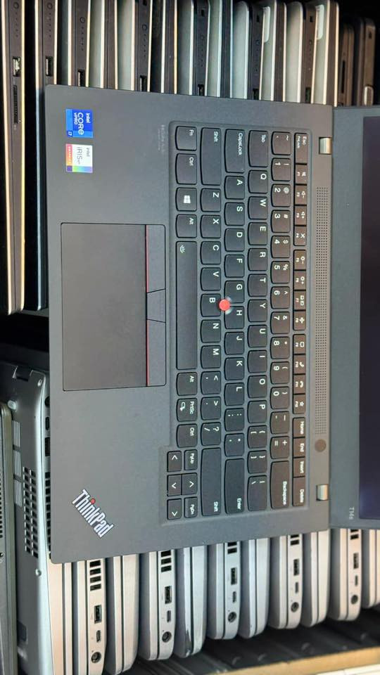 *Lenovo ThinkPad T14s 💼*
- *Processor*: Intel Core i7 (11th Gen, up to 4.8GHz) 🔥
- *RAM*: Up to 32GB LPDDR4x RAM 💻
- *Storage*: Up to 1TB PCIe NVMe SSD 💾
- *Display*: 14" FHD (1920x1080) or 2.5K (2560x1440) IPS 🖥️
- *Graphics*: Intel Iris Xe
- *Battery*: Up to 15 hours 📊
- *Ports*: Thunderbolt 4, USB-A, HDMI, Ethernet 🔌
- *Security*: Fingerprint reader, IR camera, TPM 2.0 🔒

Want more details or check availability?
058 195 4934


**إذا كنت صاحب هذا الإعلان وتريد حذفه لأي سبب، رجاءا أرسل رسالة إلى الدعم الفني**