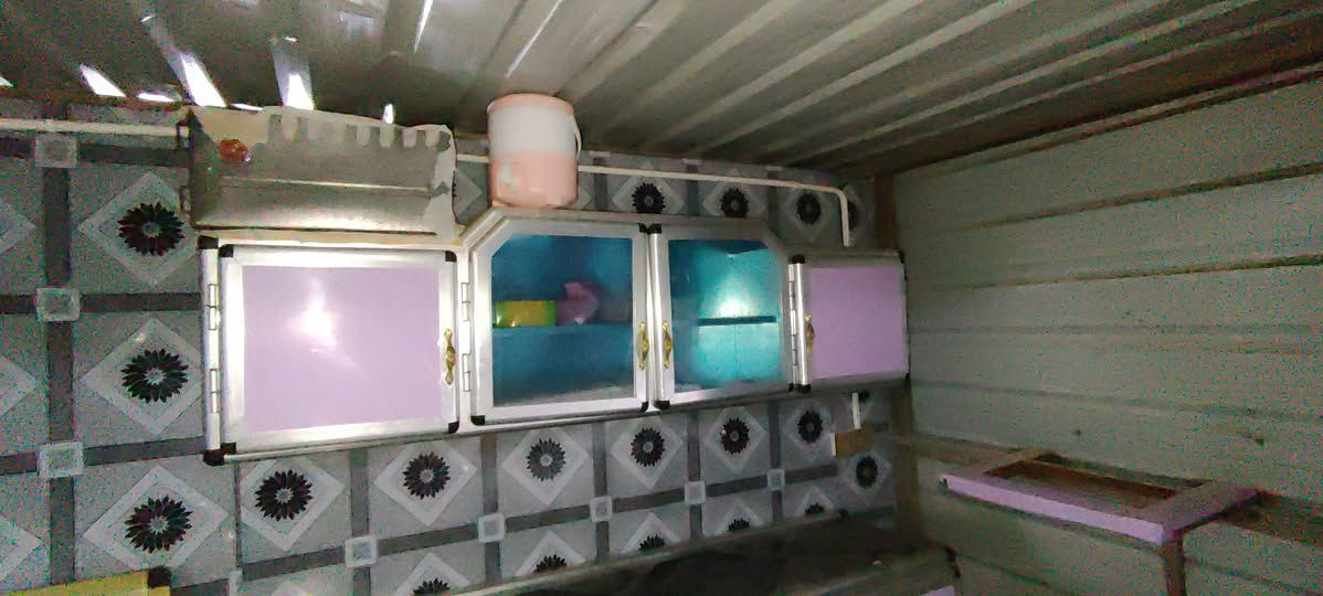 السلام عليكم كاونتر للبيع مترين والسنكي متره و٢٠ نضيف كلش السعر ١٦٠ المكان رميثه الرقم ***********
