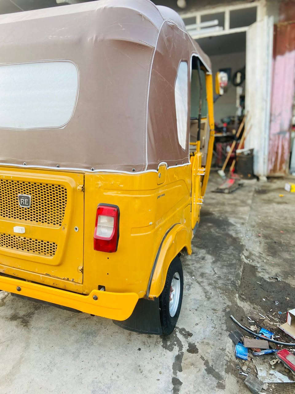 السلام عليكم تكتك 21 كفاله من صبغ ومعجون غير اصبع يم بكلايت مكينه حلوه مرة وحده مبدل بستم تكتك مال جناي شراي يتصل ‏‪***********‬‏
