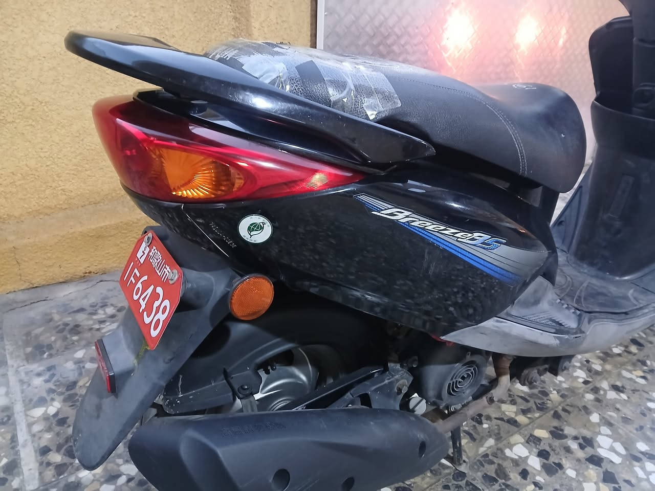 سلام عليكم للبيع دراجة بريز بغبغاء مكفولة كفالة عامة بعدة على وضع الرنبة مابيهه اي نقص السعر ٩٠٠ موبايل ***********مكاني بغداد الكمالية
