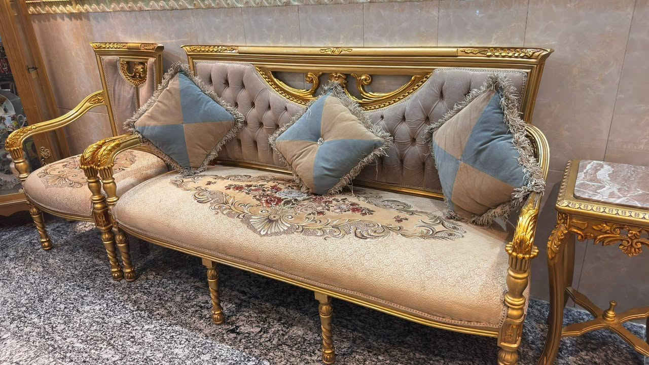 تخم مصري زان عشره مقاعد مستعمل مع طبلات مرمر طبيعي طبله وسطيه وطبلتين جانبيه
مع فاترينا للبيع


**إذا كنت صاحب هذا الإعلان وتريد حذفه لأي سبب، رجاءا أرسل رسالة إلى الدعم الفني**