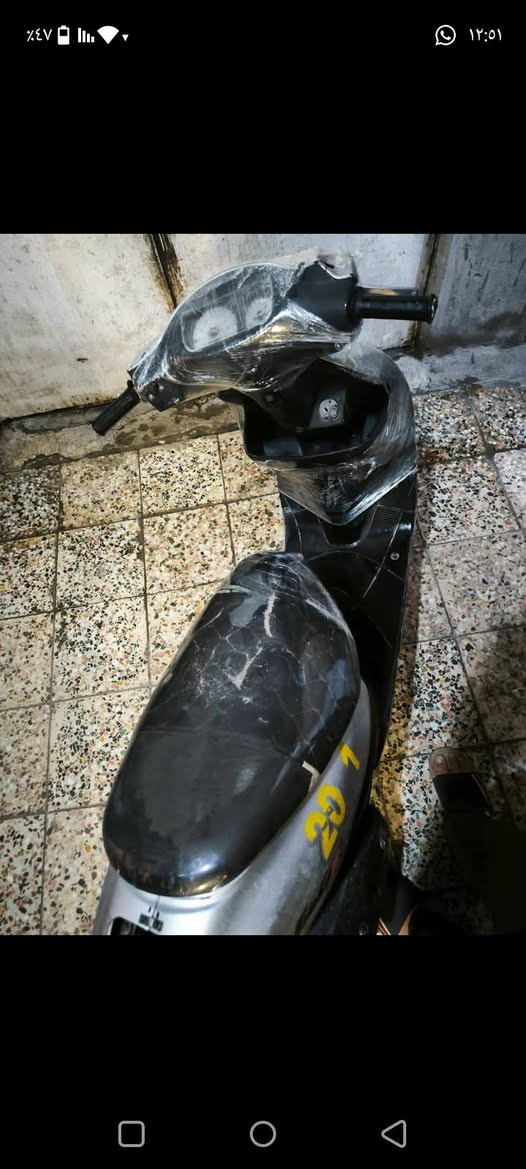 سلام عليكم شباب دراجه ساوزكي للبيع دراجة نضيفه حيل مكينه ناعمه بس شغل وطلع سعر 250 وبيه مجال الشراي متواجد خاص


**إذا كنت صاحب هذا الإعلان وتريد حذفه لأي سبب، رجاءا أرسل رسالة إلى الدعم الفني**