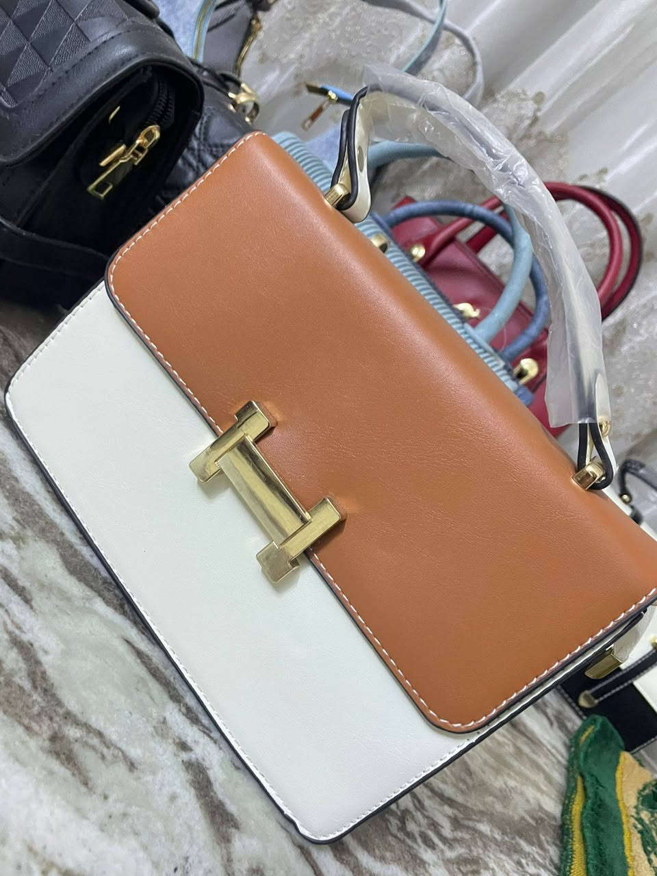 جنط جديد فاشن القطعة على ١٠ ألف للحجز وأنساب ***********
